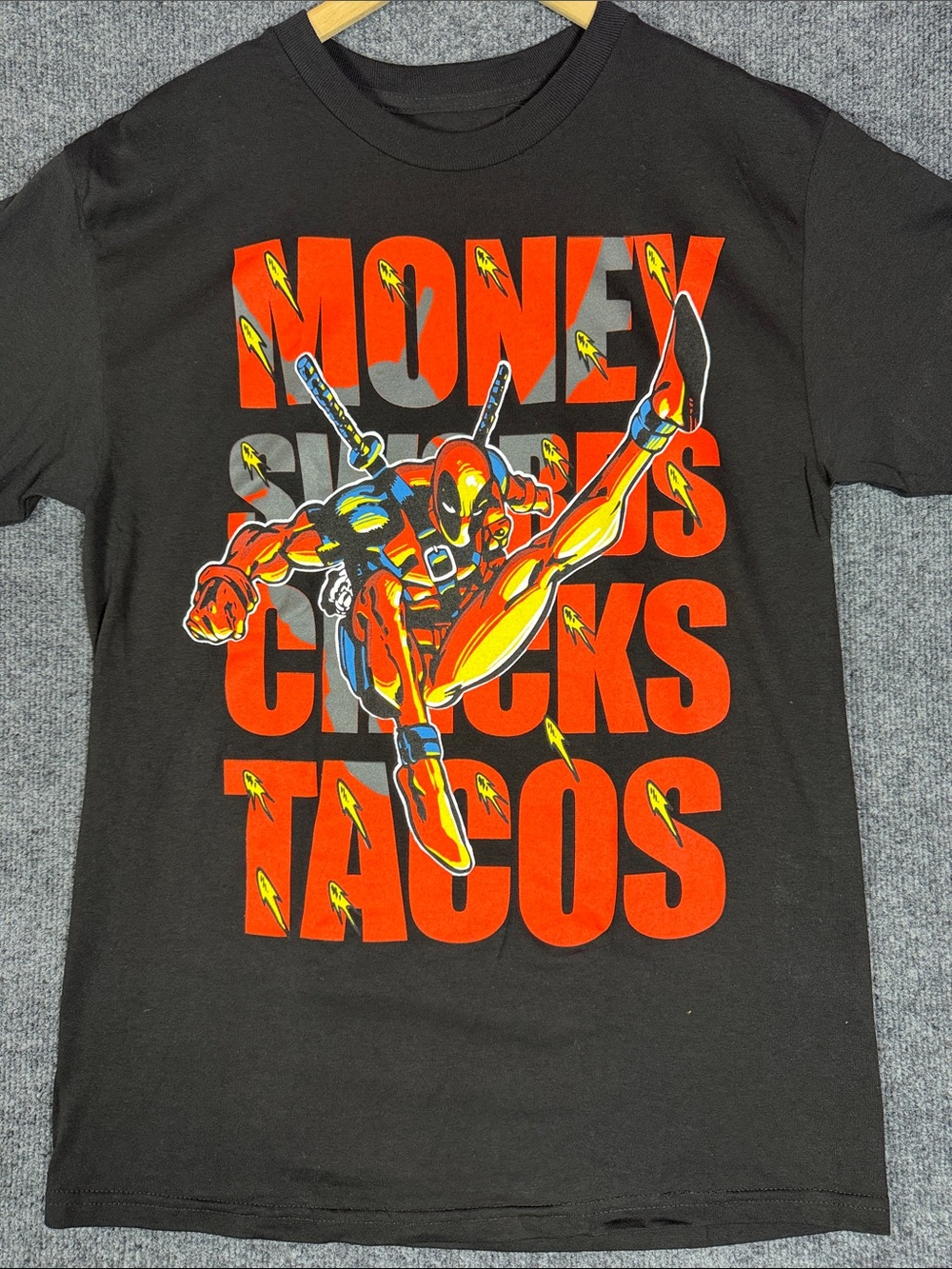 Marvel Deadpool Money Chicks Tacos Black Graphic T-Shirt Size M